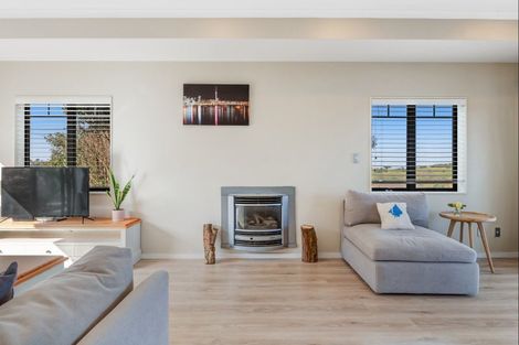 Photo of property in 103 Alec Craig Way, Gulf Harbour, Whangaparaoa, 0930