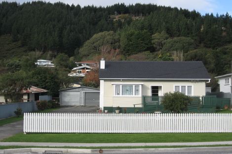 Photo of property in 24 Ruahine Street, Paraparaumu, 5032