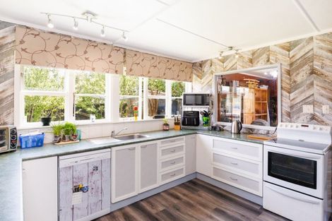 Photo of property in 23 Calico Line, Marton, 4710