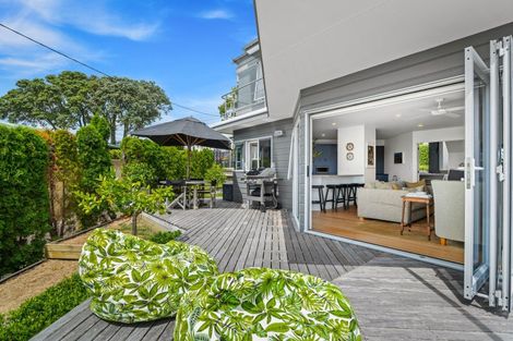 Photo of property in 25 Kowhai Road, Mairangi Bay, Auckland, 0630