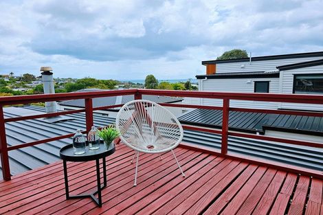 Photo of property in 1/52 Beulah Avenue, Rothesay Bay, Auckland, 0630