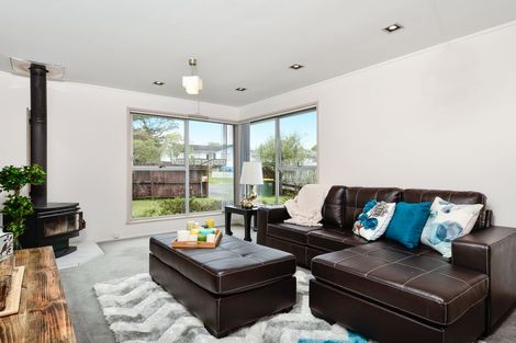 Photo of property in 85 Farquhar Road, Glendene, Auckland, 0602