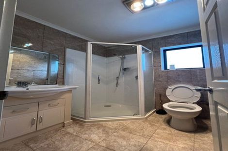 Photo of property in 3b Harrington Road, Henderson, Auckland, 0610