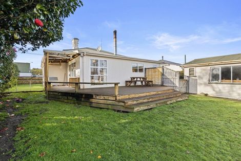 Photo of property in 10 Ross Street, Marton, 4710