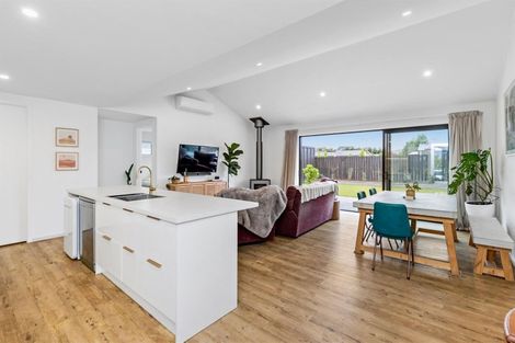 Photo of property in 5 Brewster Crescent, Lake Hawea, Wanaka, 9382