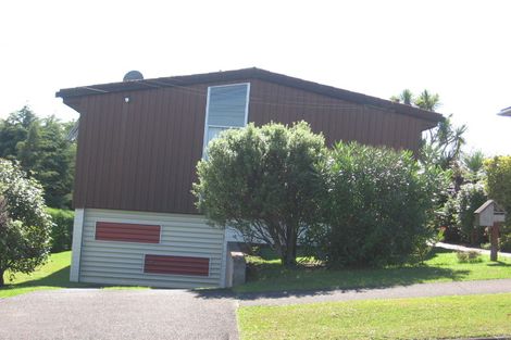 Photo of property in 43 Savoy Road, Glen Eden, Auckland, 0602