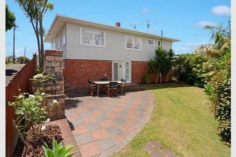 Photo of property in 296 East Coast Road, Forrest Hill, Auckland, 0620