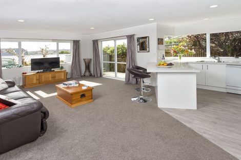 Photo of property in 2/47 Orangewood Drive, Northpark, Auckland, 2013