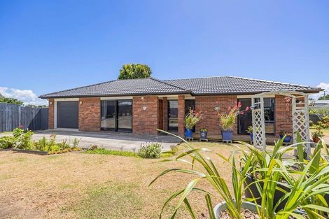 Photo of property in 52 Hobart Crescent, Wattle Downs, Auckland, 2103