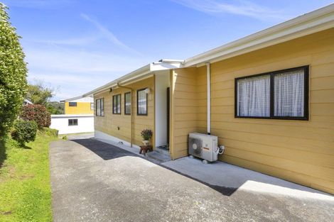 Photo of property in 4a Arawhata Street, Ranui, Porirua, 5024
