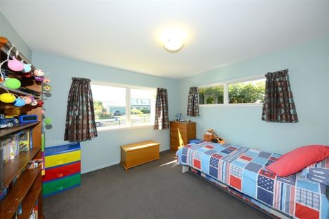 Photo of property in 27 Hillcrest Place, Avonhead, Christchurch, 8042