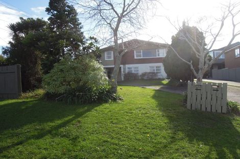 Photo of property in 13 Peter Terrace, Castor Bay, Auckland, 0620