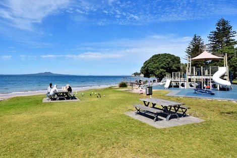 Photo of property in 2c/7-11 Bute Road, Browns Bay, Auckland, 0630