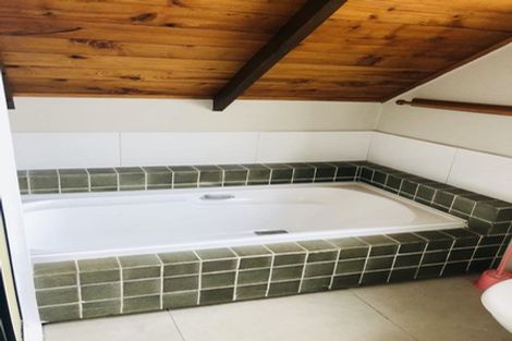 Photo of property in 2/26 Richards Avenue, Forrest Hill, Auckland, 0620