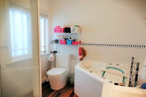 Photo of property in 8 Harrison Avenue, Belmont, Auckland, 0622