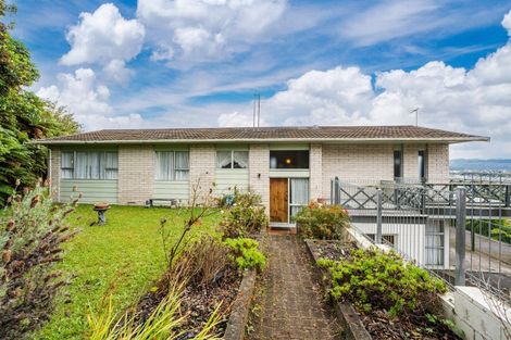 Photo of property in 31 Russell Crescent, Western Heights, Rotorua, 3015