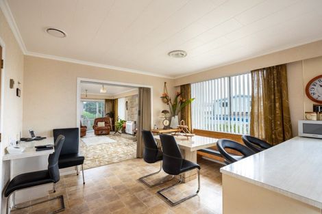 Photo of property in 42 Park Lane, Waitara, 4320