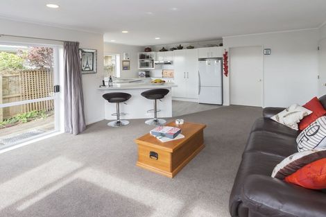 Photo of property in 2/47 Orangewood Drive, Northpark, Auckland, 2013