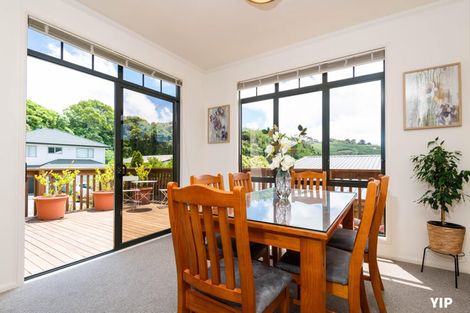Photo of property in 16 Wantwood Grove, Churton Park, Wellington, 6037