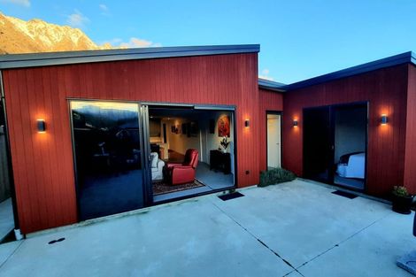 Photo of property in 84 Howden Drive, Jacks Point, 9371