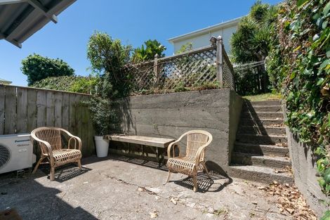 Photo of property in 13 Chatham Street, Berhampore, Wellington, 6023