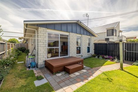 Photo of property in 1/528 Marine Parade, South New Brighton, Christchurch, 8062