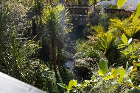 Photo of property in 3/39 Fairmount Road, Titirangi, Auckland, 0604