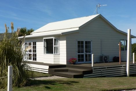 Photo of property in 23-25 South Street, Kensington, Timaru, 7910