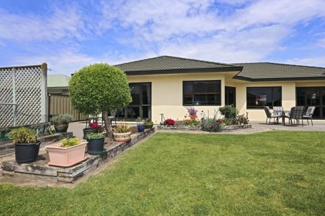 Photo of property in 8 Addington Place, Taradale, Napier, 4112