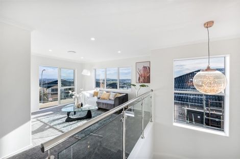 Photo of property in 10 Aklander Rise, Flat Bush, Auckland, 2019