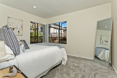 Photo of property in 12 Sunward Rise, Glenfield, Auckland, 0629