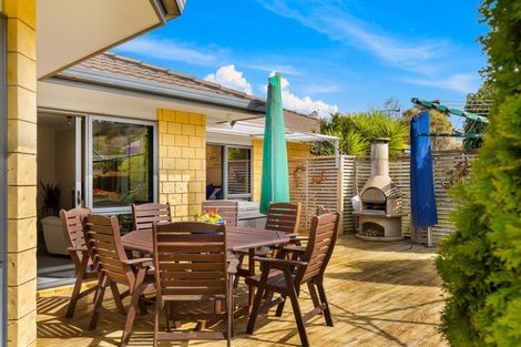 Photo of property in 41 Whangaparaoa Road, Red Beach, 0932