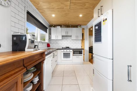 Photo of property in 15 John Road, Fairy Springs, Rotorua, 3015