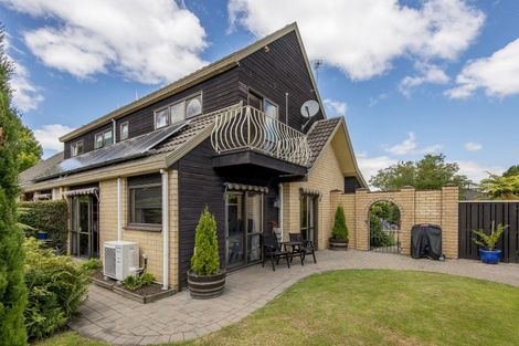 Photo of property in 24 Montclare Avenue, Ilam, Christchurch, 8041