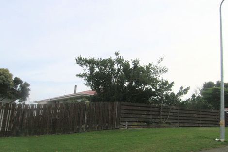 Photo of property in 15 Limerick Grove, Ascot Park, Porirua, 5024