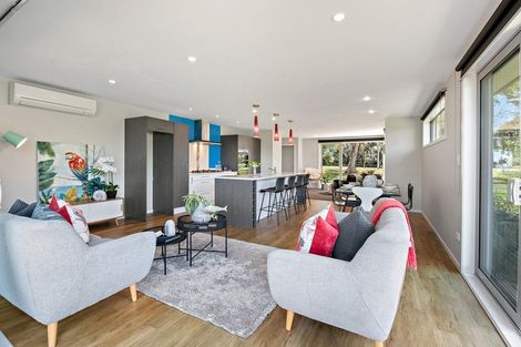 Photo of property in 160 Torkar Road, Clarks Beach, 2122