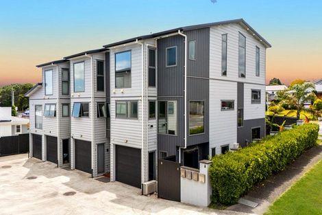 Photo of property in 1/1a Halsey Road, Manurewa, Auckland, 2102