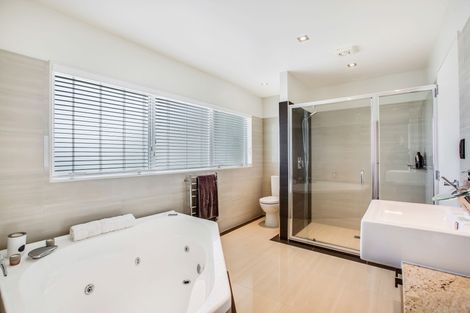 Photo of property in 28 Stranraer Crescent, Wattle Downs, Auckland, 2103