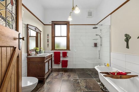 Photo of property in 11 Trelissick Crescent, Ngaio, Wellington, 6035