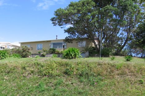 Photo of property in 17 Wellington Road, Surfdale, Waiheke Island, 1081