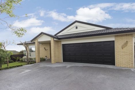 Photo of property in 2/4 Limerick Place, Dannemora, Auckland, 2016