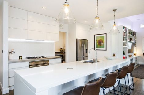 Photo of property in 5 Fairway Grove, Hokowhitu, Palmerston North, 4410