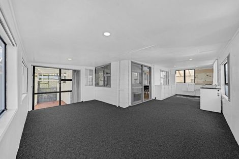 Photo of property in 296a Triangle Road, Massey, Auckland, 0614