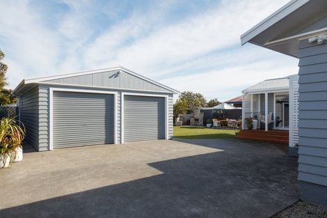 Photo of property in 10 Leon Street, Riverdale, Gisborne, 4010