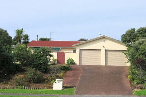 Photo of property in 27 Albert Hall Drive, Red Beach, 0932