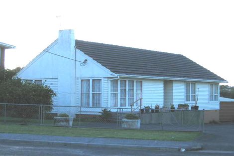 Photo of property in 52 Hepburn Road, Glendene, Auckland, 0602