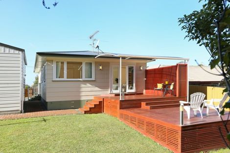 Photo of property in 212 Glengarry Road, Glen Eden, Auckland, 0602