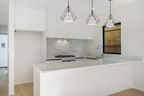 Photo of property in 76a Botany Road, Botany Downs, Auckland, 2010