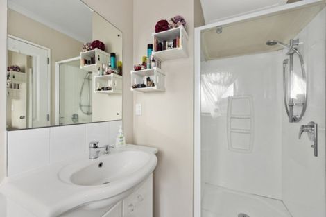 Photo of property in 21 Percy Kinsman Crescent, Riverstone Terraces, Upper Hutt, 5018