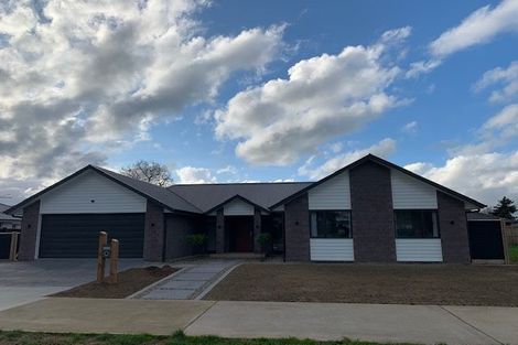 Photo of property in 42 Rose Leigh Drive, Cambridge, 3434